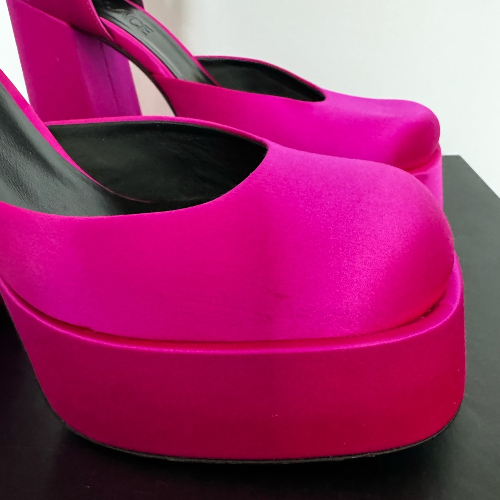 NEW Versace Medusa Aevitas pink satin platform pumps sz 7 $1,175 - Picture 16 of 16